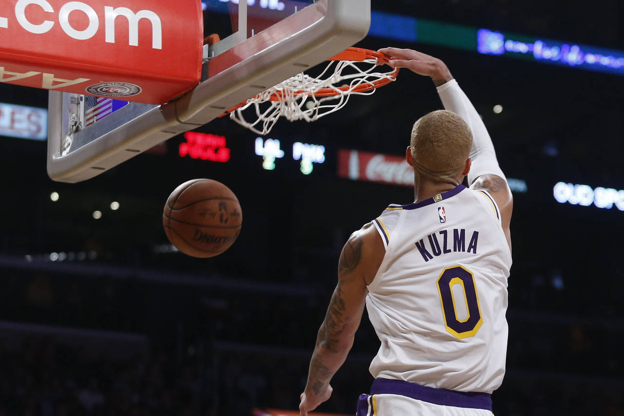 北京时间1月29日,就在今日湖人即将迎来背靠背的巅峰大战,他们将会和