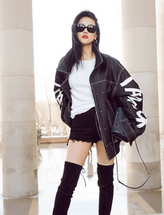 袁娅维为抢镜大冷天露肩膀头, 尴尬全场, 网友,,让你不好好穿衣!