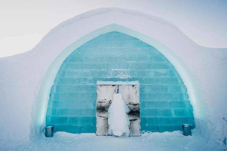 瑞典一神奇的寒冰酒店：由3万吨冰块建成，住一晚要6千还得排队