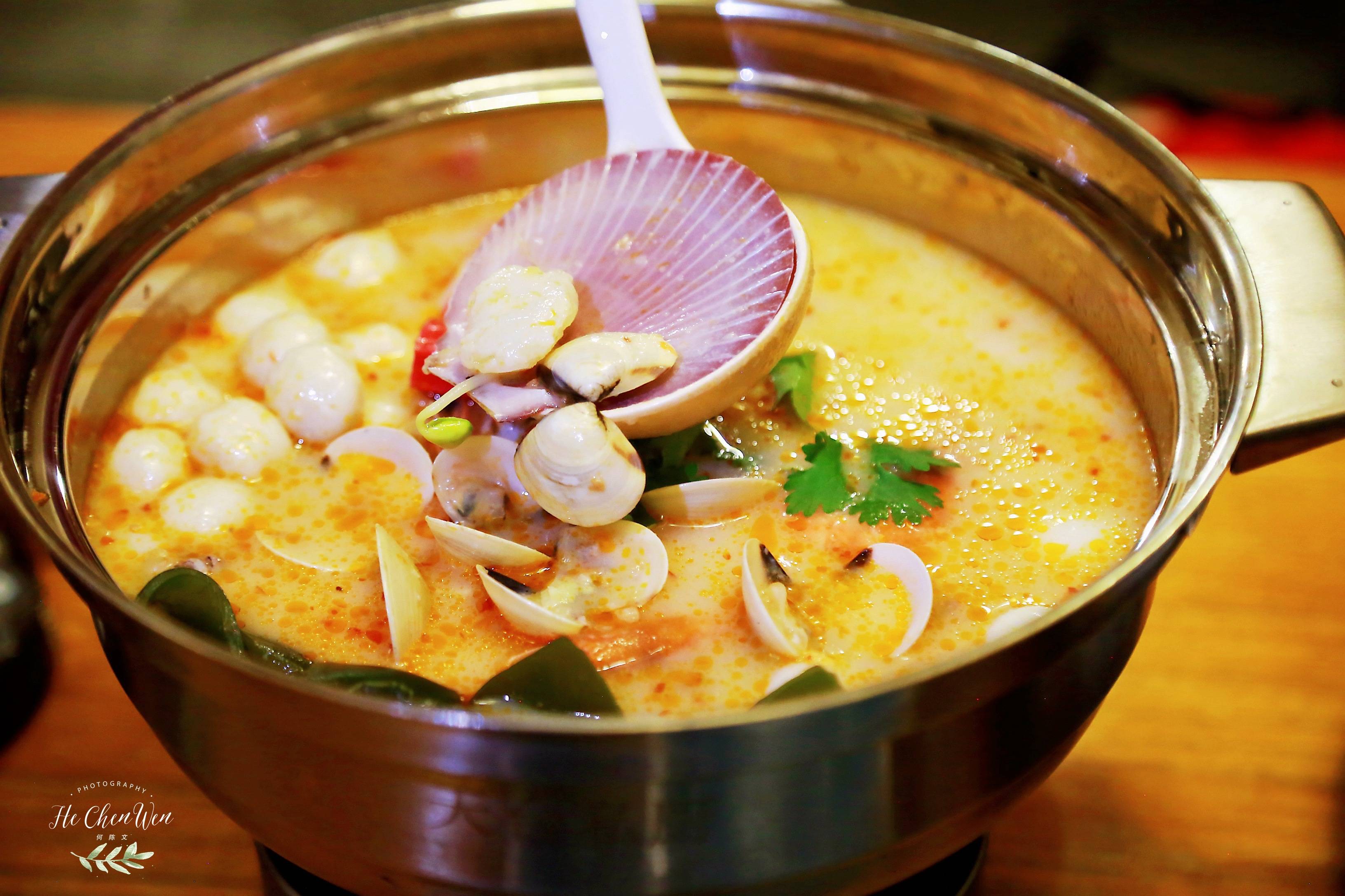 哪位大侠能教几样汤的做法，越简单越素越好。海鲜的可以。