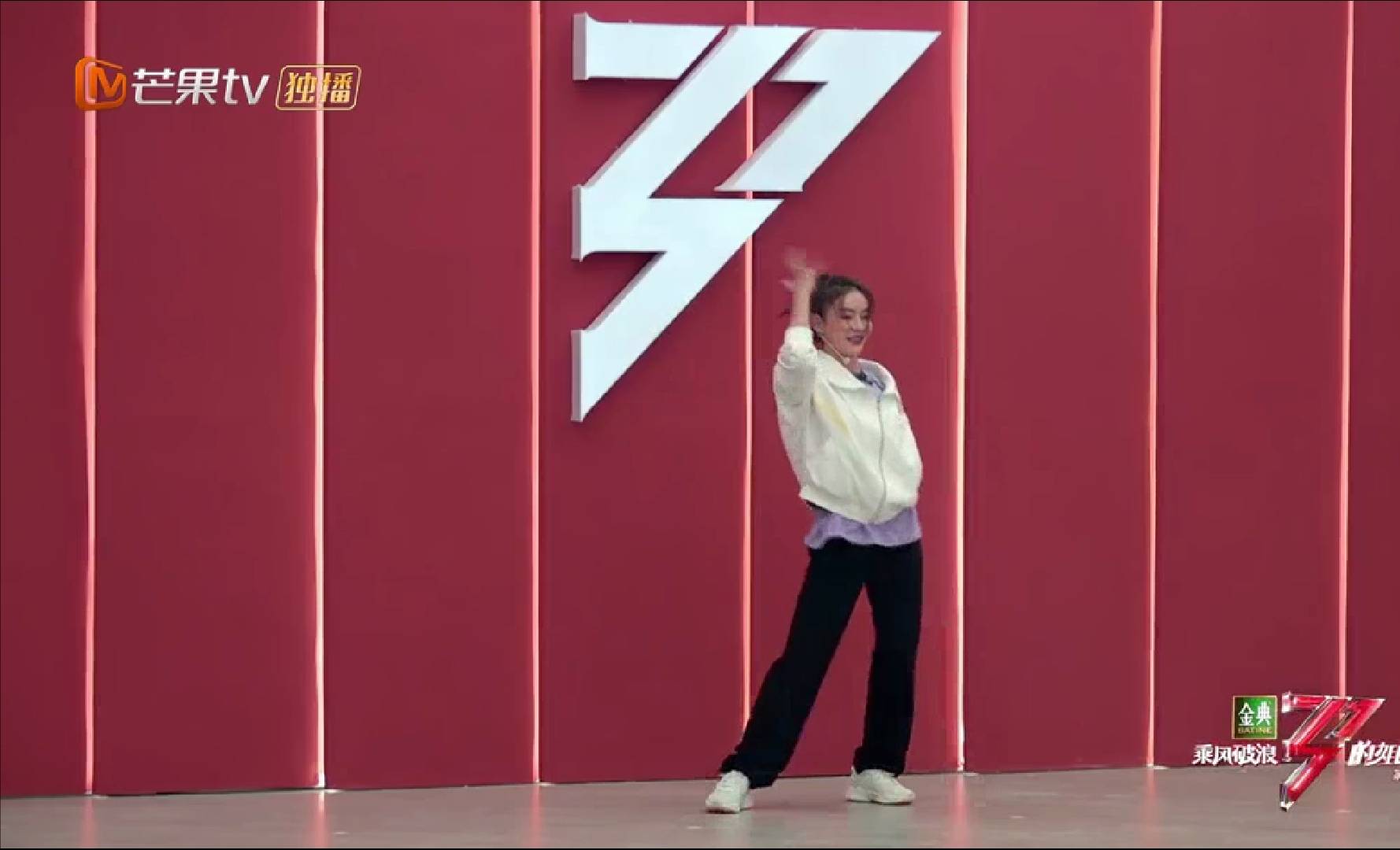 原创看了乘风破浪姐姐们的小考心疼音乐总监刘卓3分钟