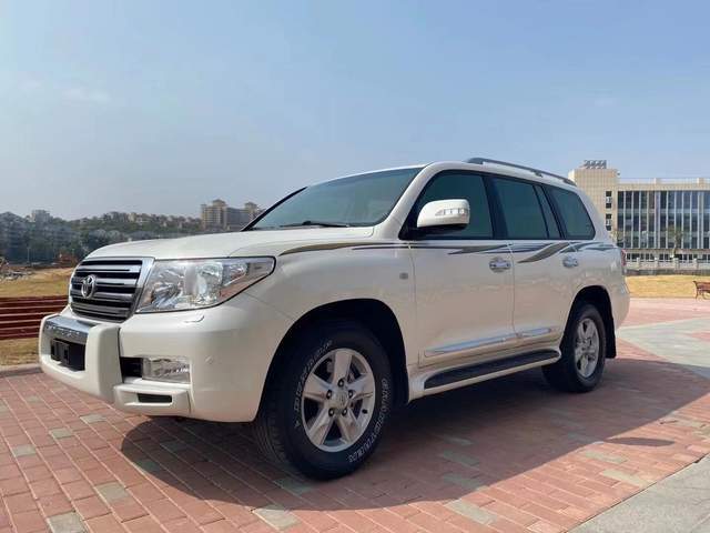 12年兰德酷路泽5700售价29万穿越川藏如履平地