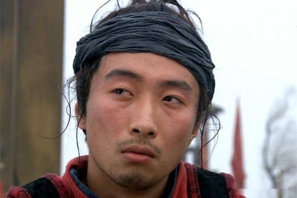 严成方跑出十余里时,迎面撞见从九龙山赶来助阵的两位猛将,一位是岳家