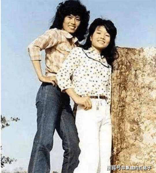 追求时髦的弄潮儿 50年代的中山装 列宁装 80年代的喇叭裤 个性