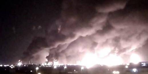 天空发出巨大响声是怎么回事 bc636e77e5ef4828a610616bb7369514.jpeg