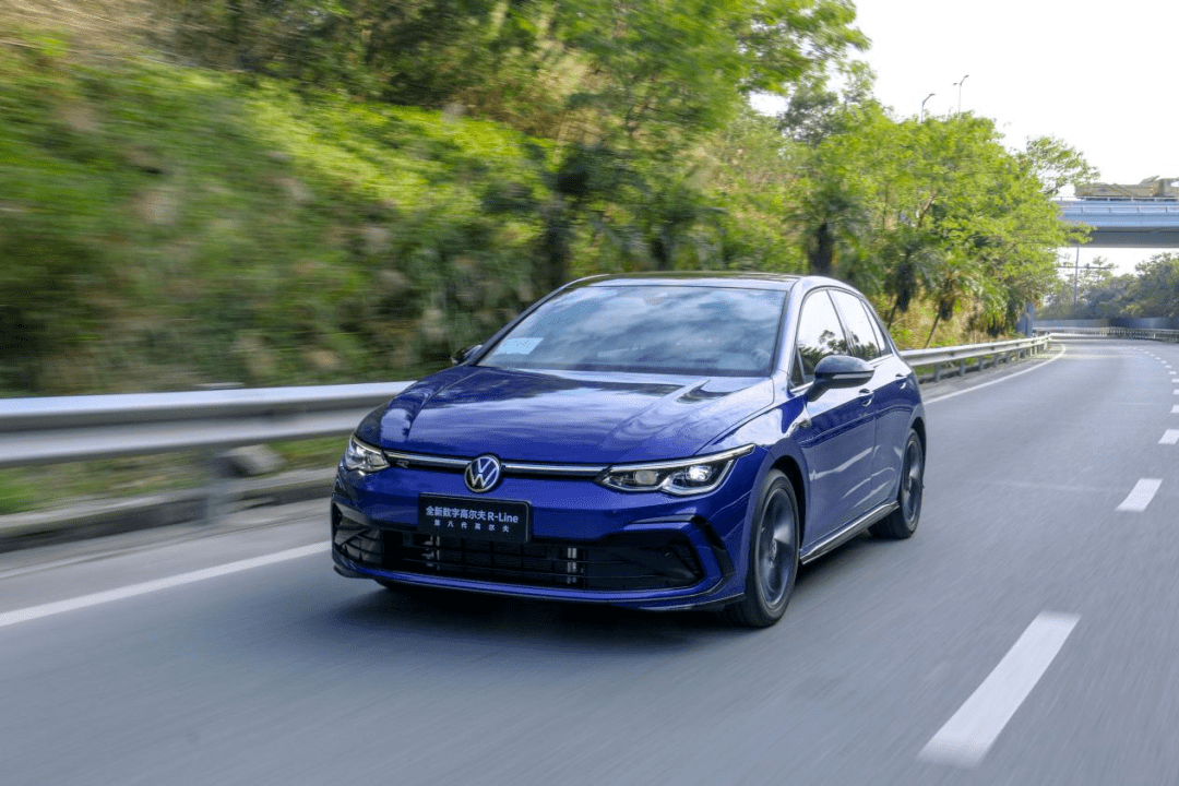 年轻人别只盯着轩逸了这几款15万元运动轿车值得拥有