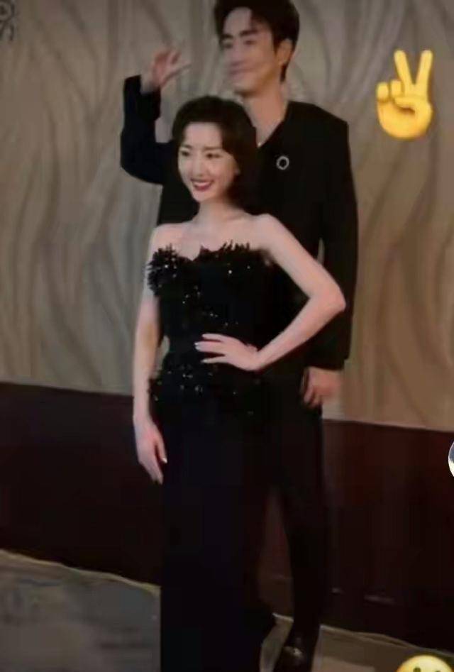 毛晓彤杨玏恋情疑曝光！