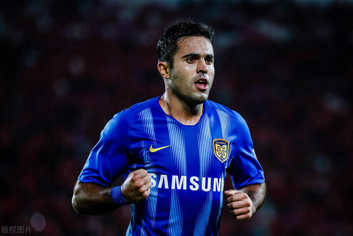 首先埃德尔在苏宁技战术体系中,一直扮演不可或缺的角色.