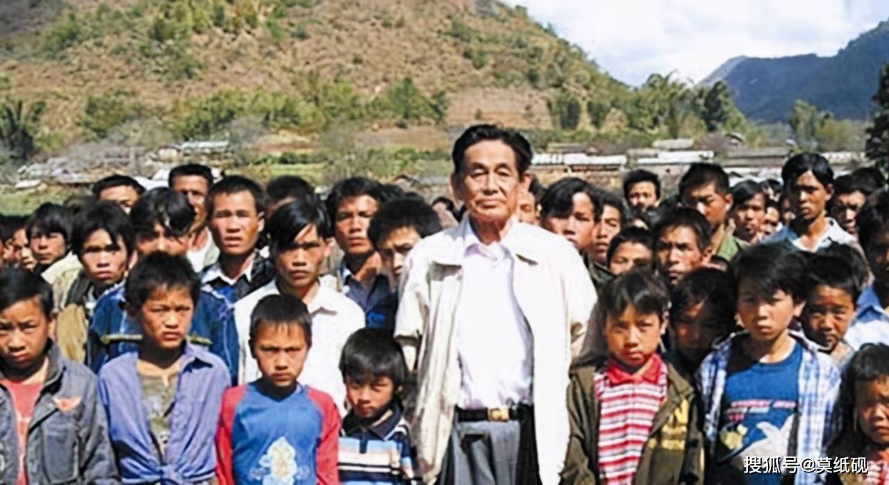 原创缅甸果敢王彭家声方今已90岁高龄家中高挂威震缅北的汉字