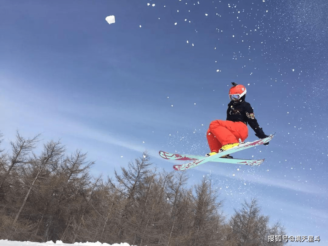 谈球吧体育如果想成为一名正式滑雪指导员必须获得滑雪社会体育指导员证书。(图3)