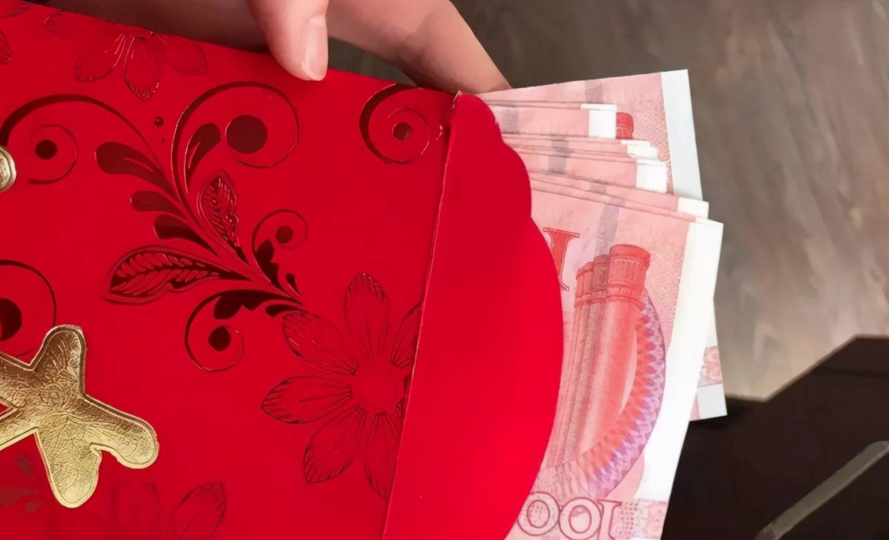 姐姐家2个孩子我家一个孩子,过年怎么给红包?聪明父母这样做