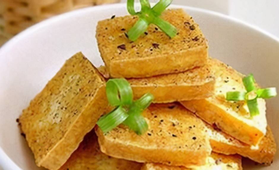 椒盐豆腐9.正反面各烤15分钟,最后上色3分钟8.