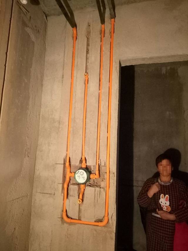 安装水管时再用90度弯头了,懂行的都用这种弯头