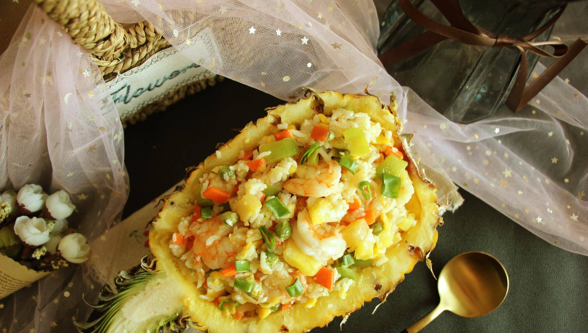 菠萝饭的家常做法营养美味每一口都是浓浓的菠萝香