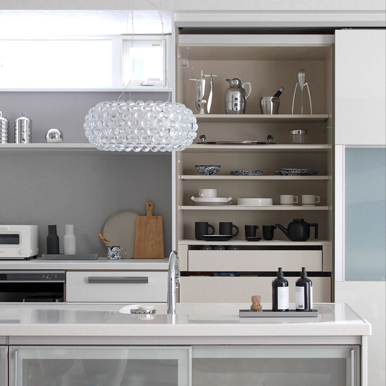 看完这个日本主妇的厨房收纳技巧超级佩服这也太整齐干净了