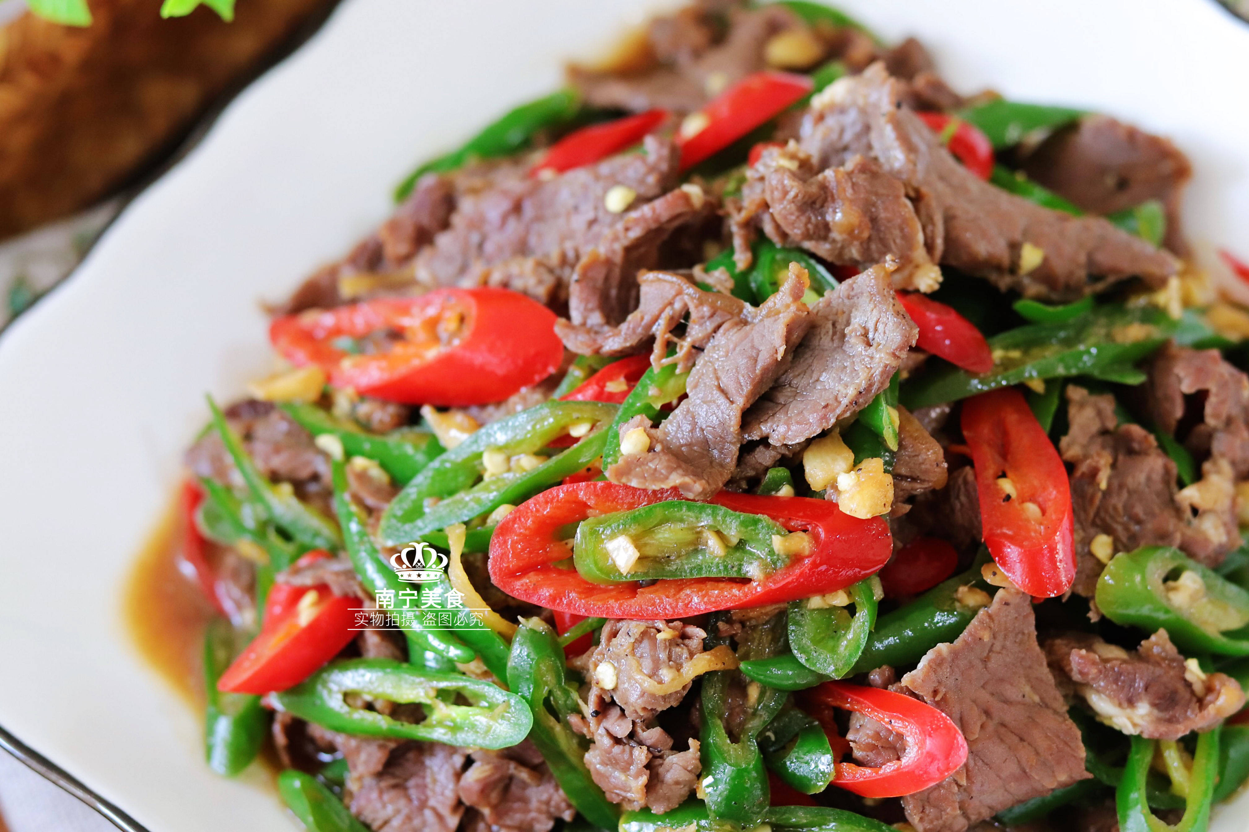 牛肉怎么做才能嫩又烂 842e3473e67241e389f427403f84cb32.jpeg