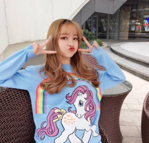 陈意礼又被吐槽,穿jk扎双马尾,却因发量被调侃要秃顶了?