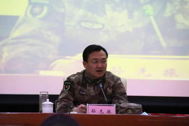 文职风采丨河南省军区答疑解惑助力新"孔雀蓝"振翅飞