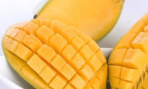 芒果的功效与作用吃芒果上火吗 120242da40f04cae9bfbaaaa68d35a2e.jpeg