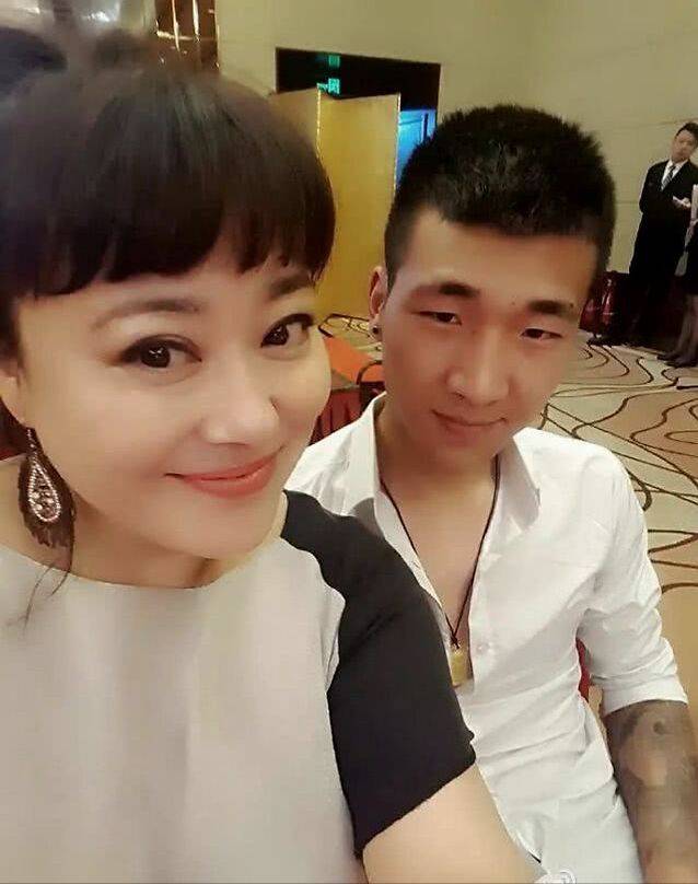 李菁菁第一任老公现状图片