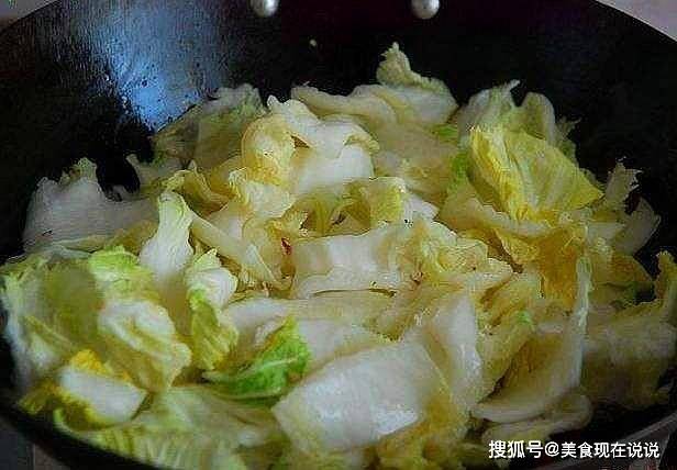 怎么炒白菜好吃一点 b4fbab98b7d2476583add9905ae84bae.jpeg