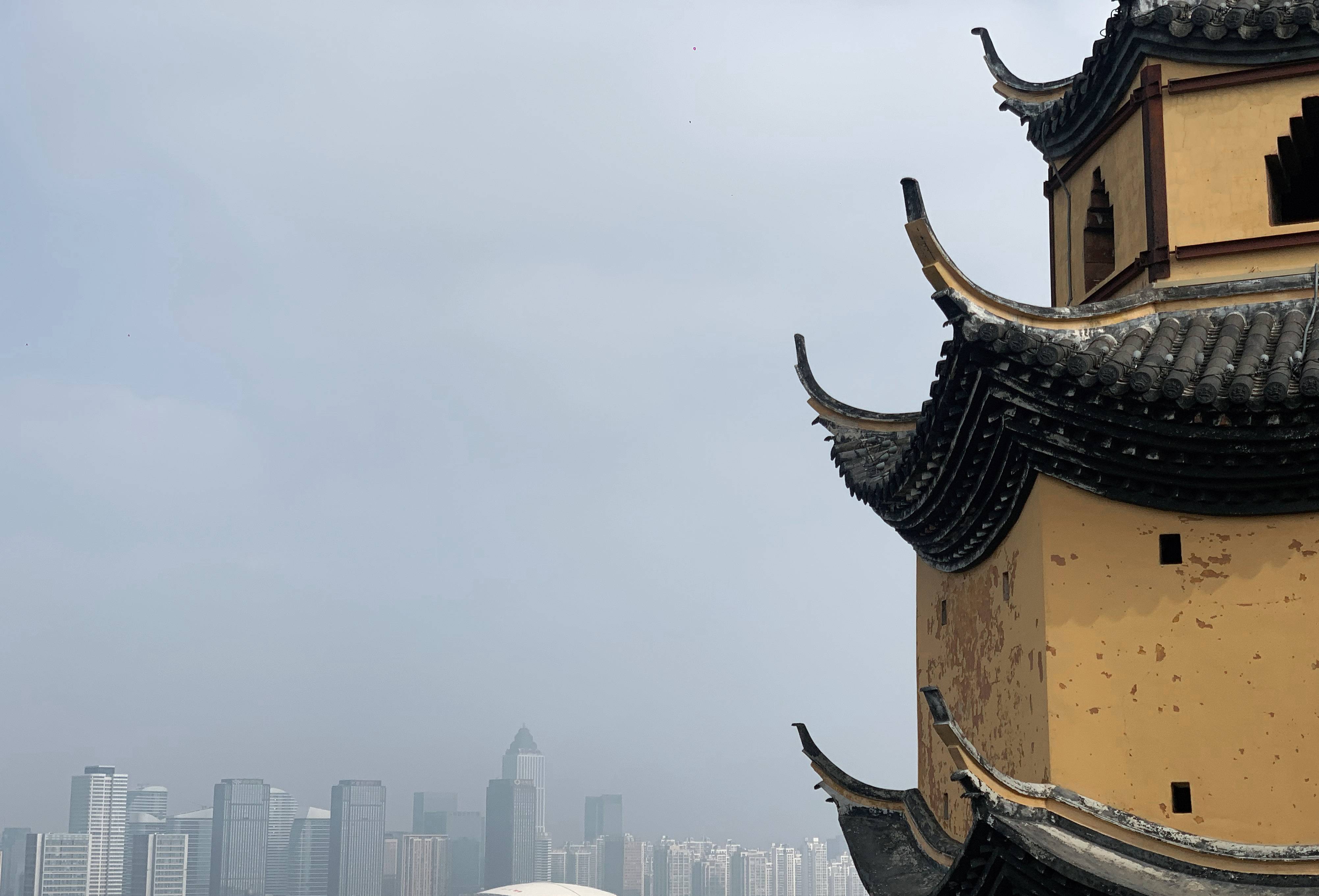 登到狼山山顶看到的一句话,惊觉执迷已近悟,执迷不悟错中错