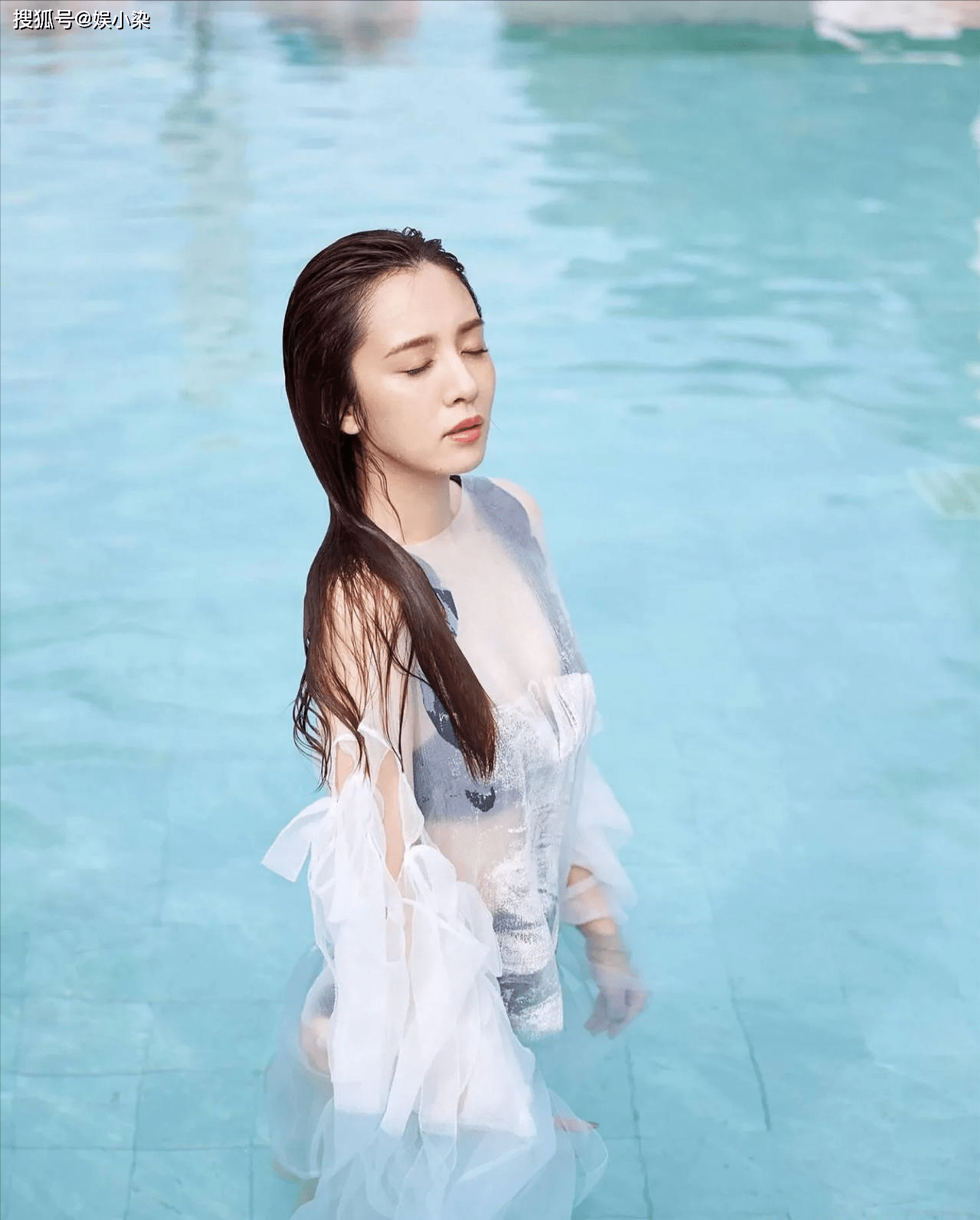 31岁的王晓晨有多美?当她的泳装照片流出来,被赞看起来旺夫