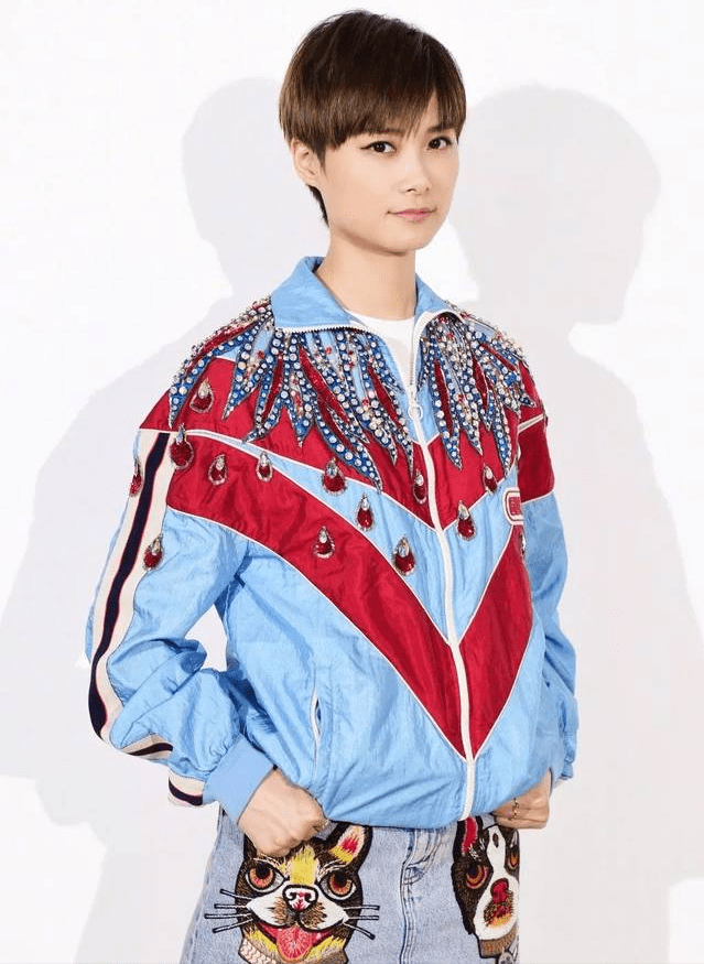 李宇春37岁仍未婚 她烦恼 父母更烦恼 母亲