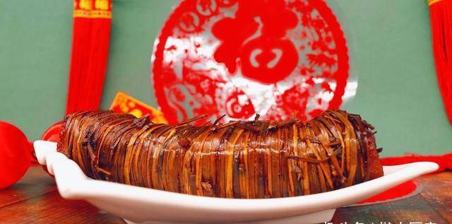 红烧肉怎么做才能色泽鲜亮 6a1920373b624650bdb4a0195677210f.jpeg