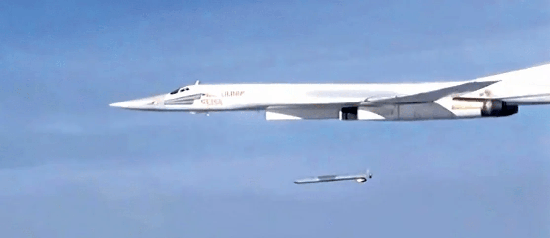 全球7款现役战略轰炸机投弹瞬间b2这个弹能打地下60米