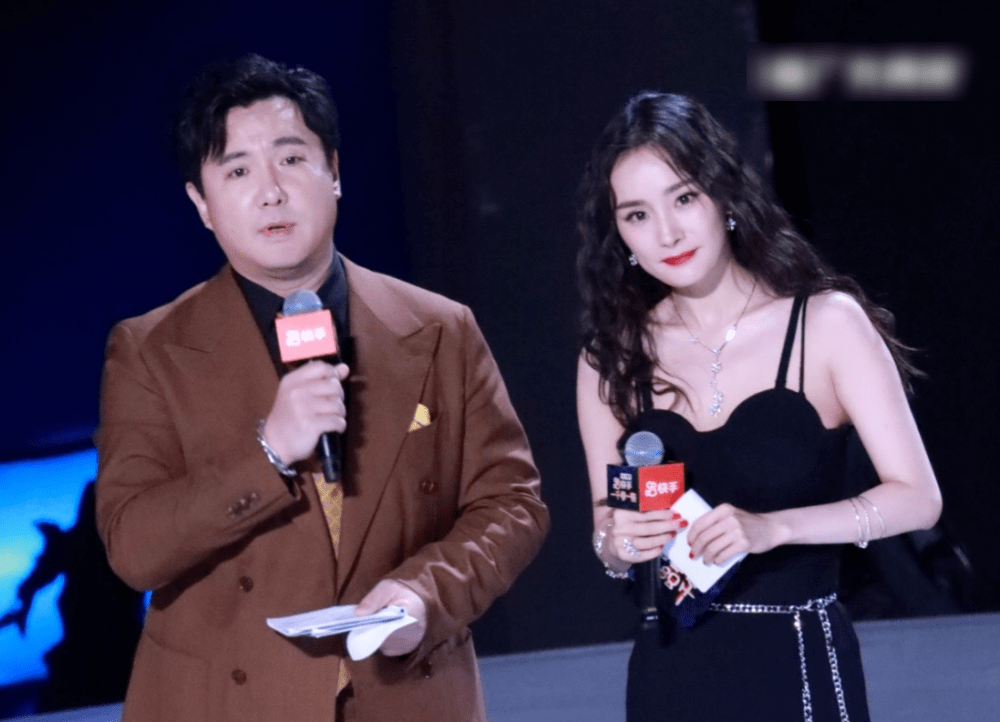 《王牌6》沈腾,马丽的一个小细节,是否再次让杨幂"尴尬?