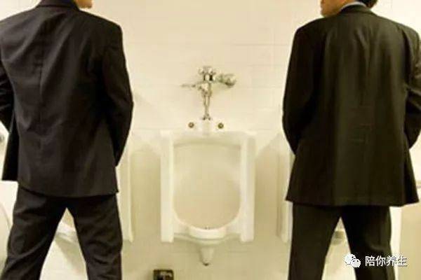 梦见夫妻二人撒尿,梦境背后的深层含义与解析 梦见夫妻二人撒尿,梦境背后的深层含义与解析