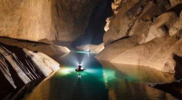 世界最大的洞穴，美与险的结合，山河湖泊应有尽有