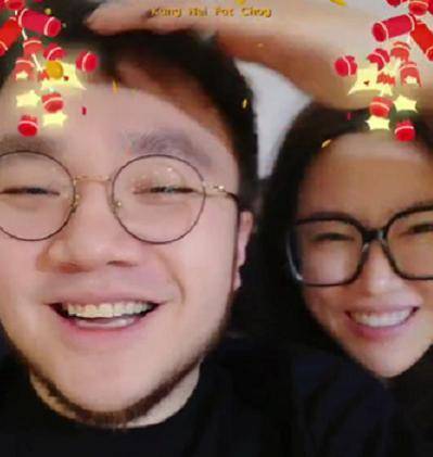 "最可爱儿子"化身少帅,比宋丹丹更高,一家人其乐融融_巴图