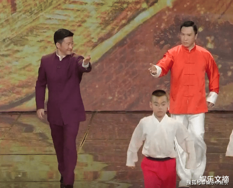 吴京甄子丹春晚同框,两人武术交流的画面,比博人传还要燃