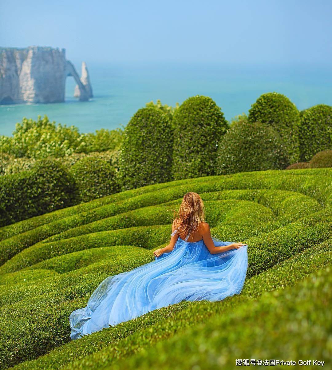 悬崖上的爱丽丝梦游仙境——全球第一座新未来派花园_艾特勒塔