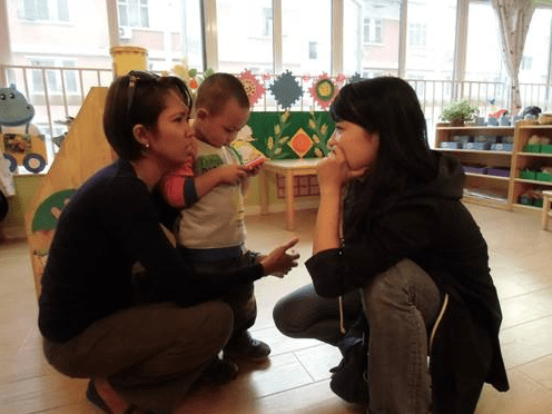 原来全职妈妈带出来的宝宝比较好?幼儿园老师:和职业妈妈的孩子明显不一样