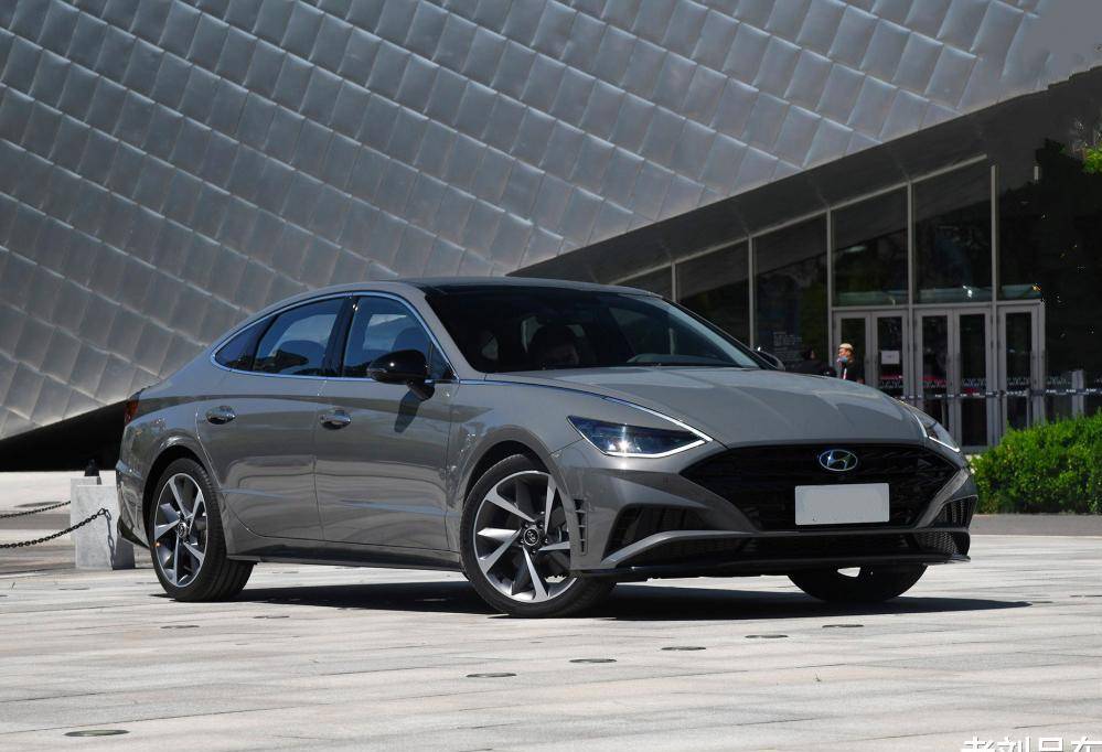 "大鲶鱼嘴"造型的进气格栅,我们之前就在菲斯塔