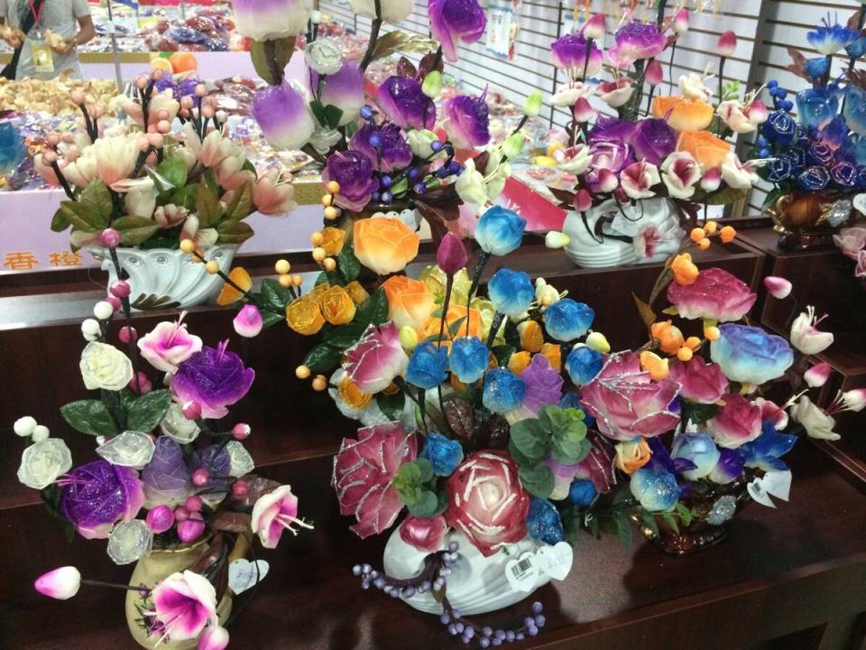 云南有一国内最大花市，鲜花称斤卖白菜价，5块钱就能买许多花