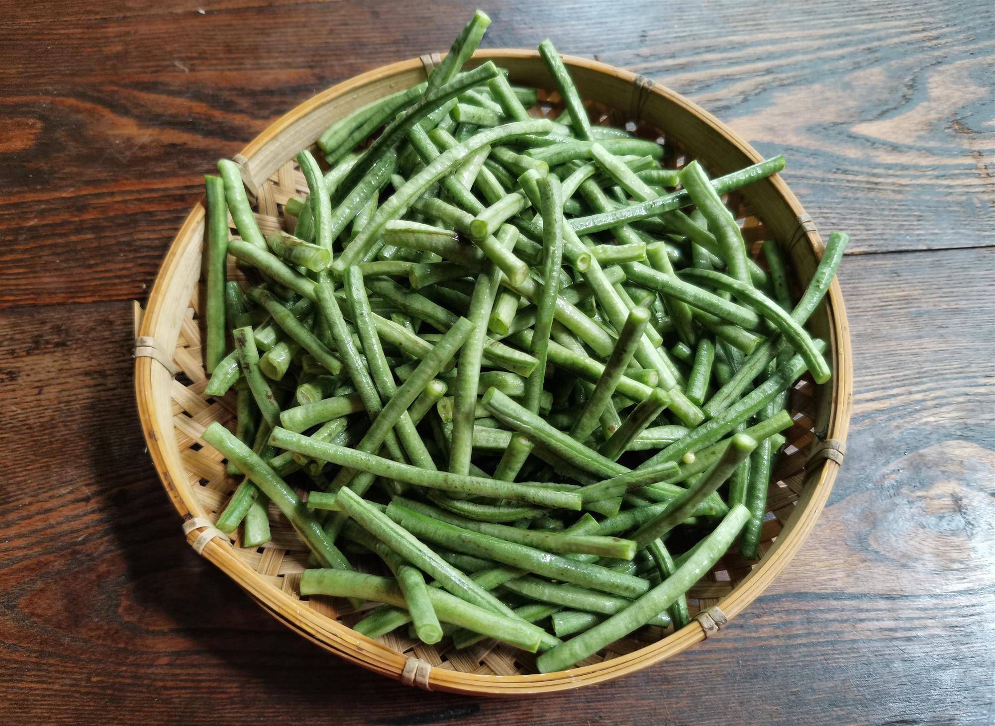 它是天然钙库,牛奶钙片都不及它,儿子1月吃2次,15岁1米8!_豇豆