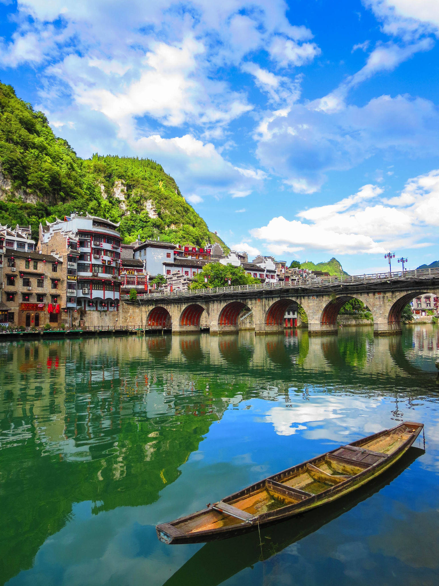 温馨提示:贵阳返程交通建议时间:凯里南高铁15:00分以后,都匀东高铁17