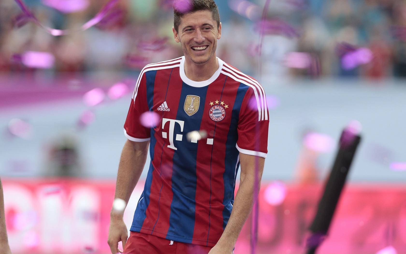 原创你方唱罢我登场,拜仁卫冕在望,红牛紧追不舍,多特欧战成忧