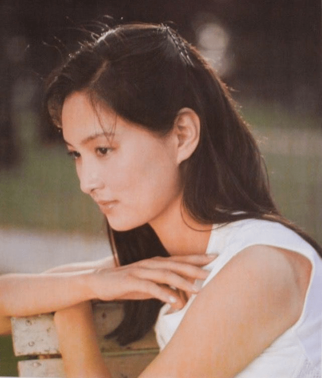 原创她曾红极一时却在巅峰时选择出国留学后客死异乡享年62岁