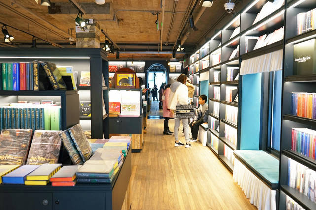 上海文艺书店 | “戏精”一定要去的书店