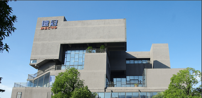 德冠新材资金链紧张借钱分红 研发投入不足营收