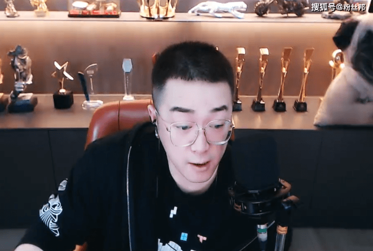 原创yy进入女战神时代king烟云回归豪刷菲儿pk文静险胜