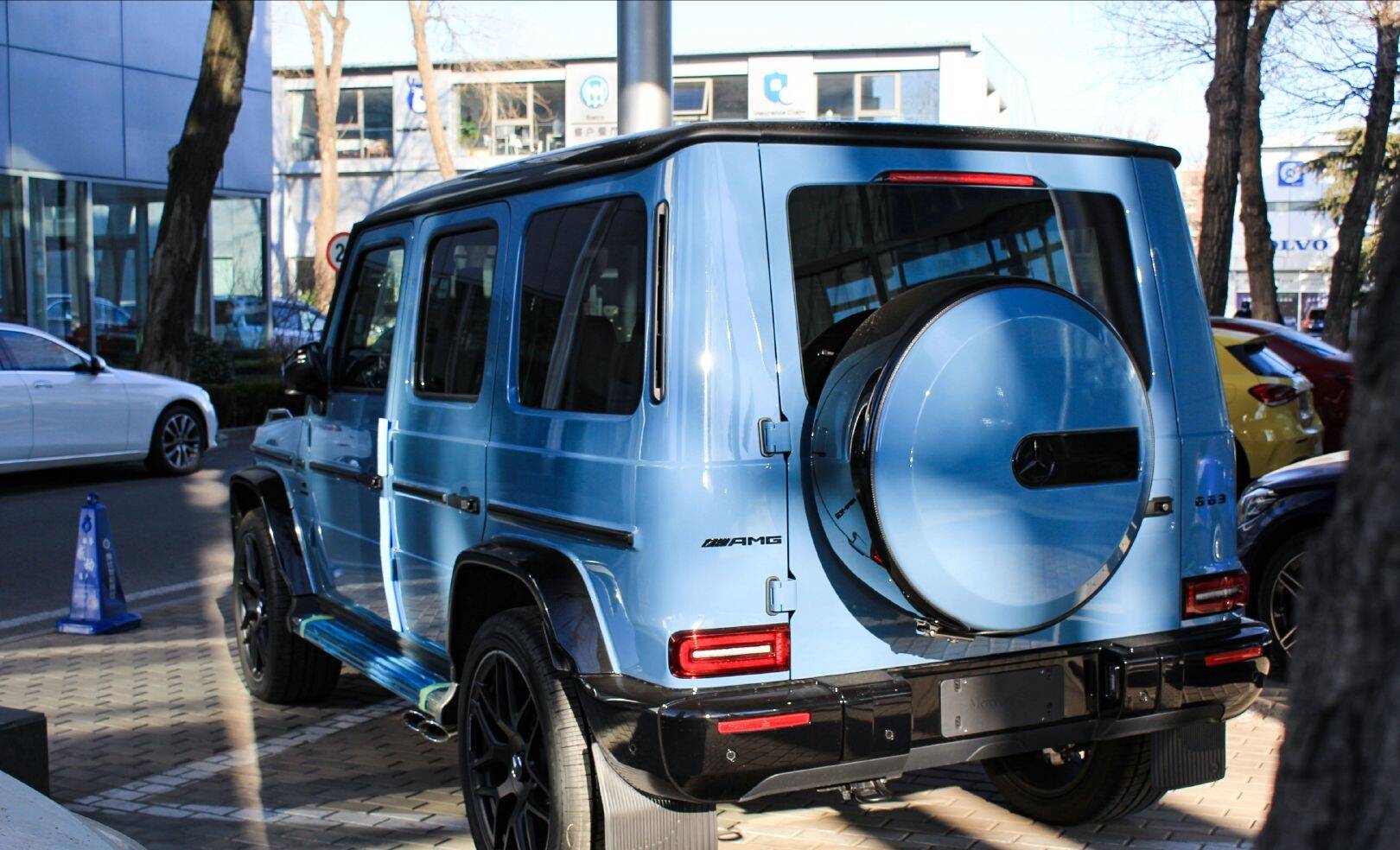 全新奔驰g来袭天蓝色涂装40t越野比路虎卫士还霸气