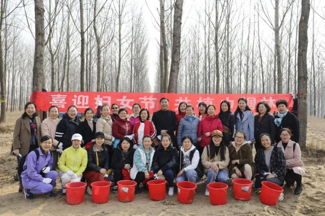 喜迎“妇女节”，共谱食安曲——商丘市市场监管局“三八妇女节”活动纪实 