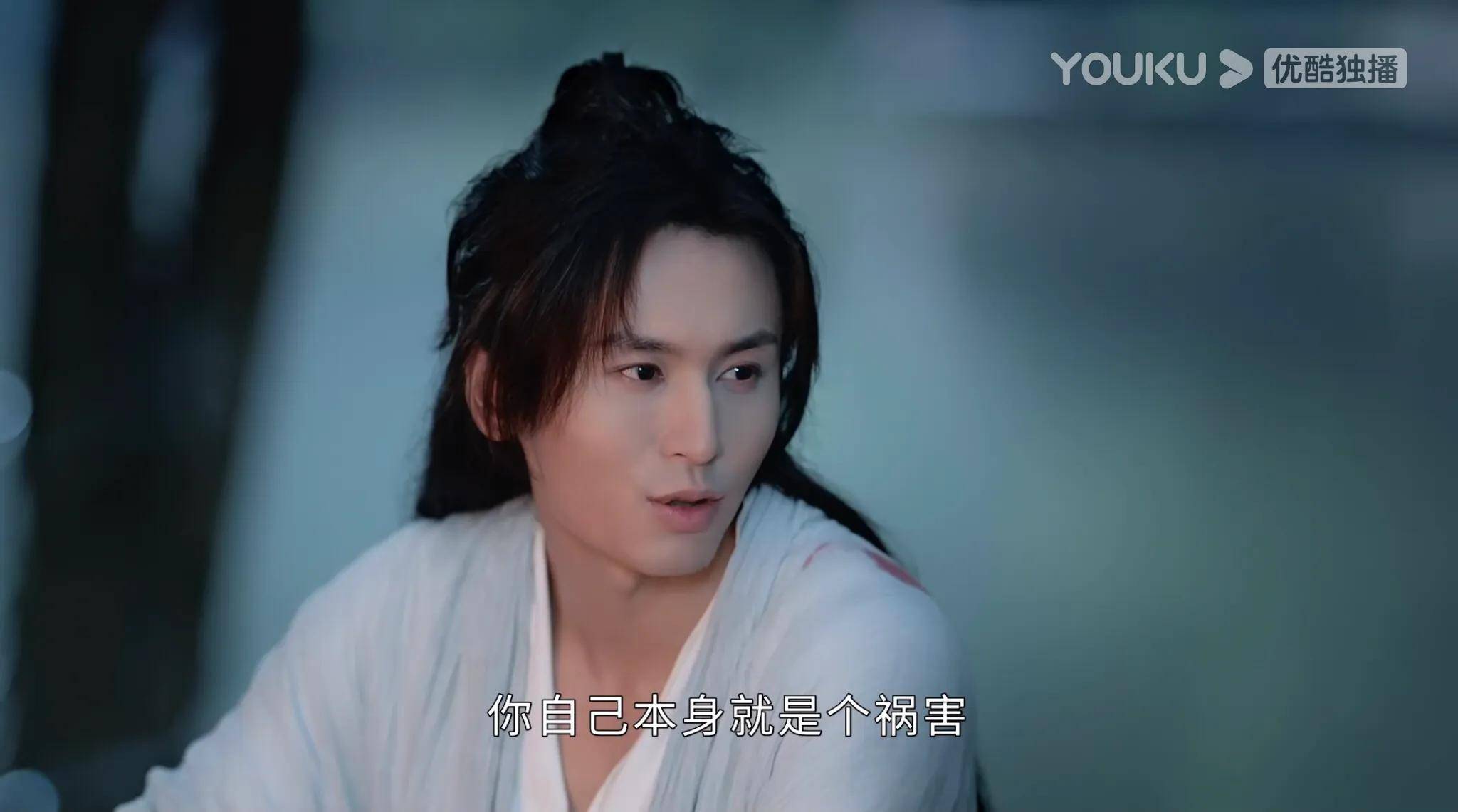 这一见,温客行更是挪不开眼,直勾勾地盯着阿絮,痴汉脸都写在了脸上.