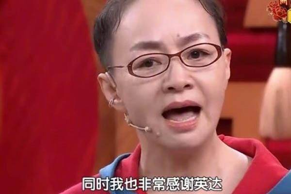 宋丹丹前夫英達老了？60歲頭髮斑白，疼愛二兒子卻對巴圖好冷漠 娛樂 第6張